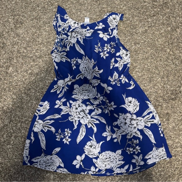 Motherhood Blue Floral Maternity Blouse - Picture 8 of 8